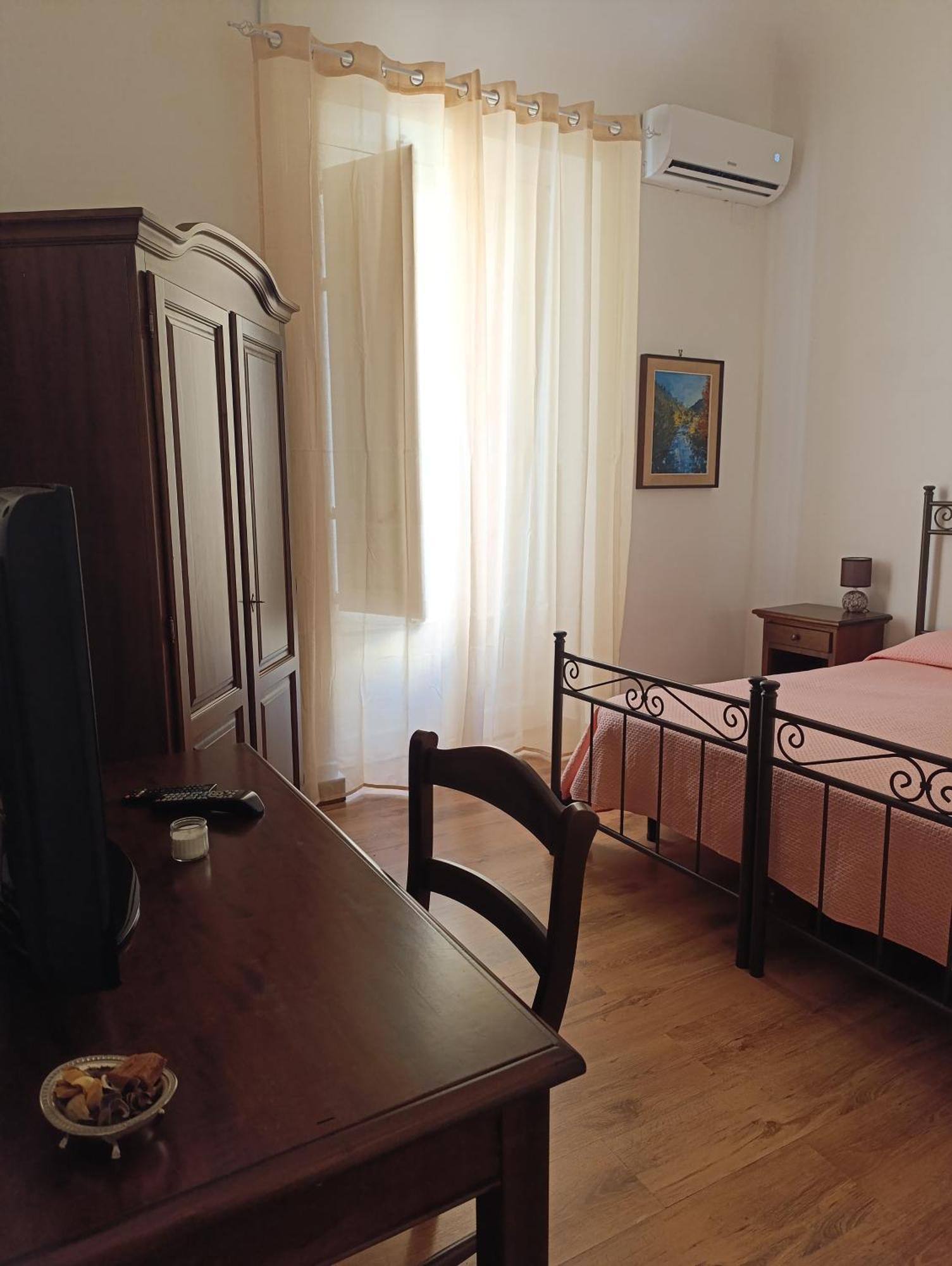 Arco Del Vescovo 1 Hotel Acireale Room photo